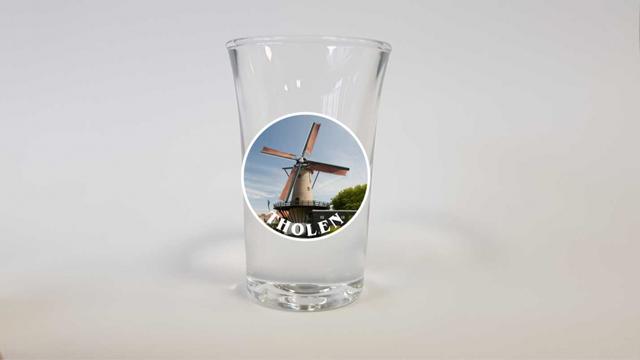 Borrel glaasjes  foto Tholen