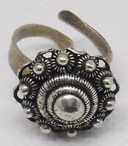 ring Zeeuwse knop met kleine zeeuwse bolletjes rand