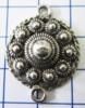 zeeuwse knop plat met rand ruim 2 cm doorsnede tweeoog