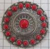 Reusachtige Zeeuwse knop verzilverd 7 cm doorsnede met rode emaille