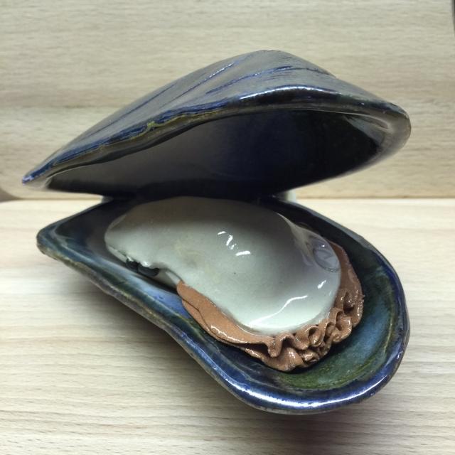 Mossel op steun keramiek 