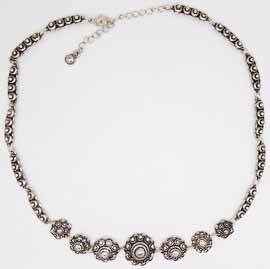 middel en kleine Zeeuwse knopjes collier