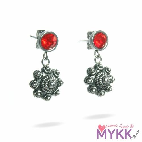 RVS oorsteker met steentje en RVS Zeeuwse knop hanger rood