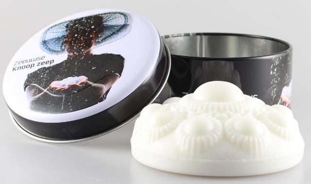 Zeeuwse Knoop Zeep met lint Wit