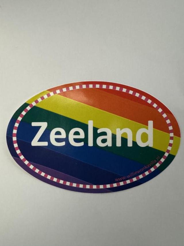 Autosticker Ovaal Zeeland Regenboogkleur 145x90mm
