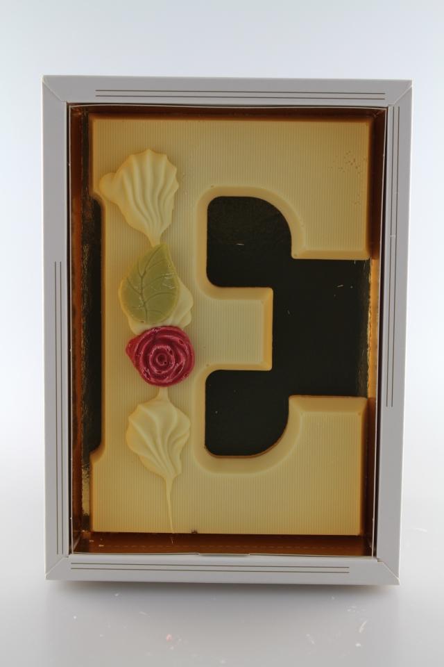 chocoladeletter wit e
