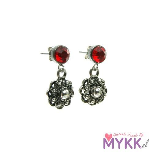 RVS oorsteker met steentje en metalen Zeeuwse knop hanger rood