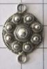 zeeuwse platte knoop met rand, 9 bolletjes tweeoog 2 cm