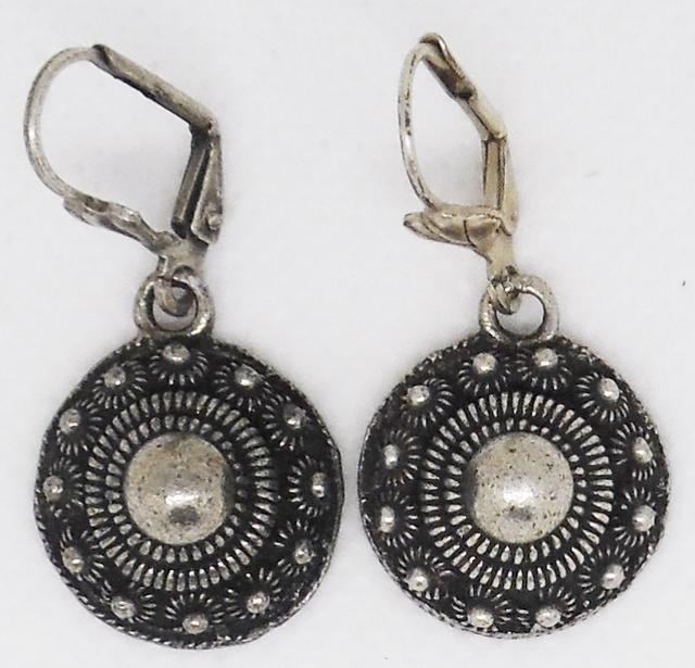 oorhangers met dichte Zeeuwse knop ong 18 mm