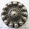 Zeeuwse knop broche ruim 3 cm met bloemvormig midden
