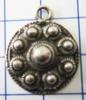 Zeeuwse platte knop met rand, 9 bolletjes, eenoog