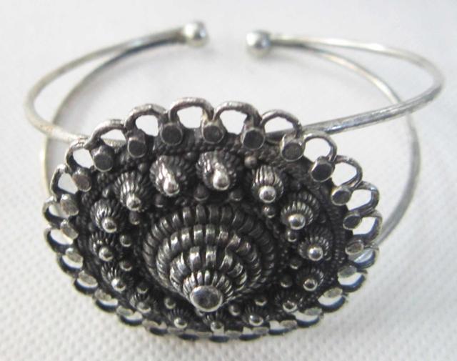 buig armband zeeuwse grote knop oogjesrand