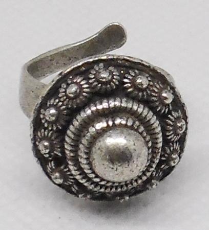 bolle ring met dichte bolletjesrand, zwaar verzilverd