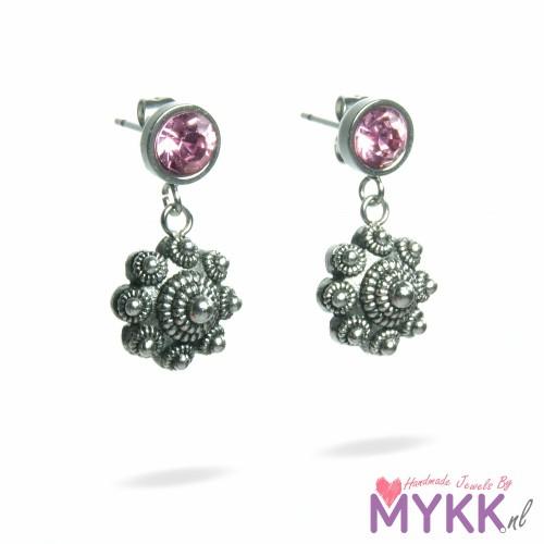 RVS oorsteker met steentje en RVS Zeeuwse knop hanger roze